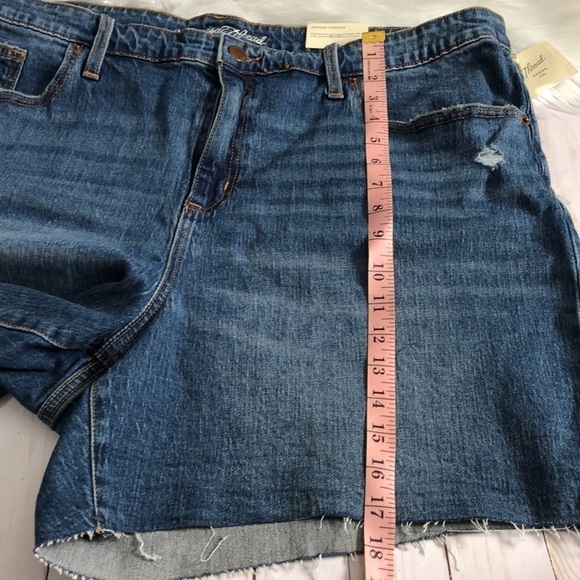 Universal Threads Boyfriend Shorts Size 22W NWT - Picture 13 of 13
